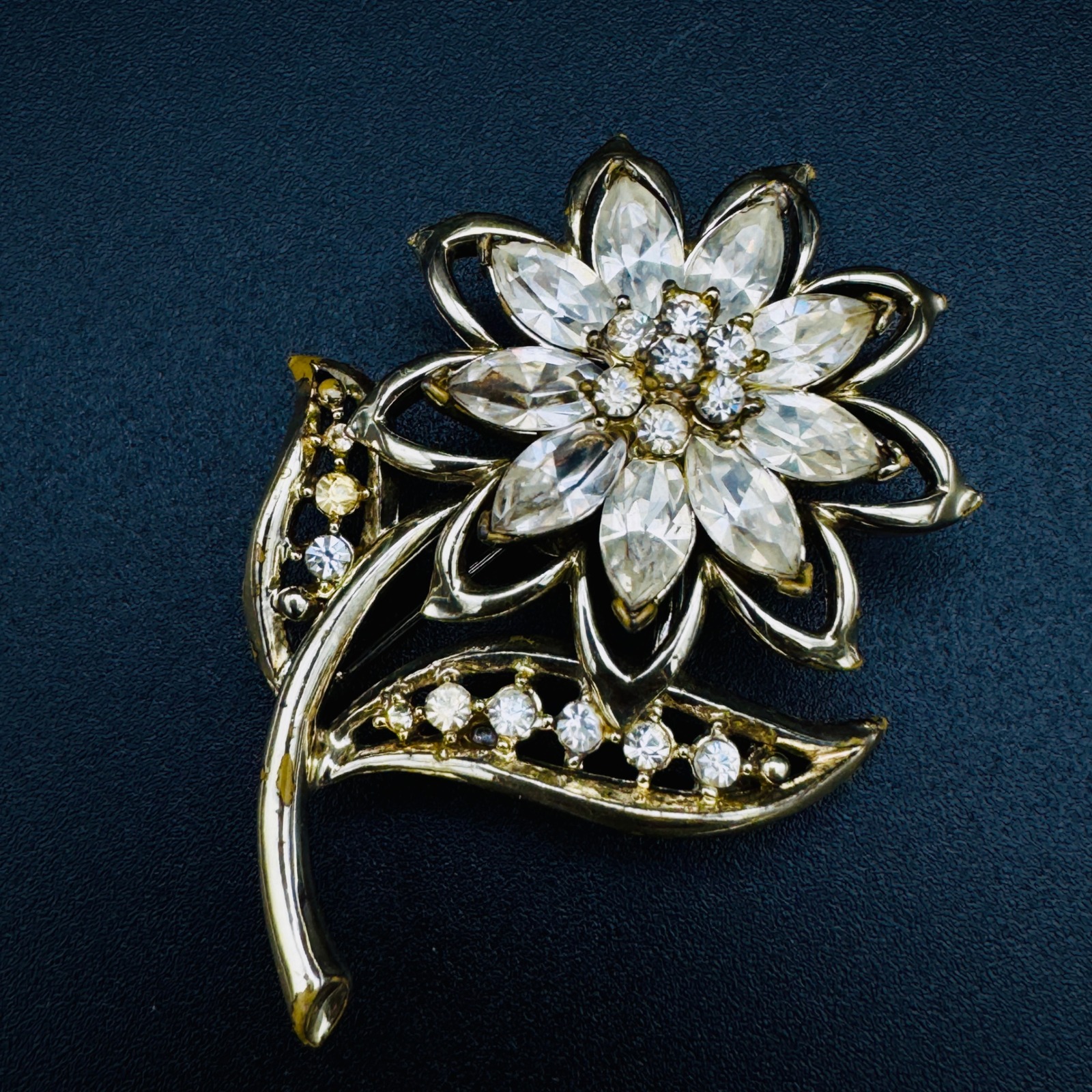 1950s Corocraft Flower Brooch Vintage Gold Tone Statement Mcm Crystal 26g 225in 70$